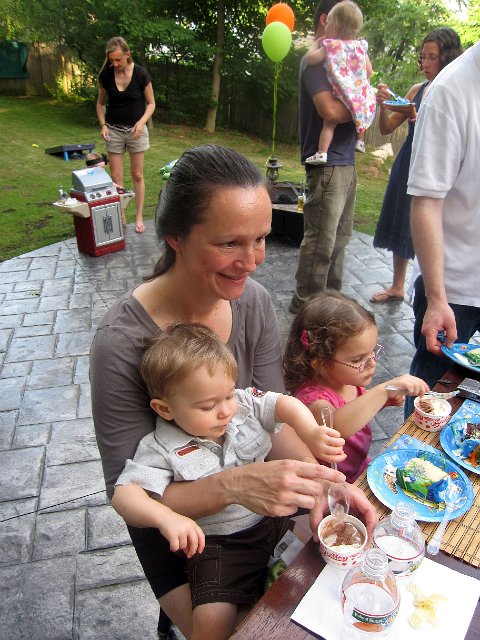 IMG_4411b.jpg - And the party finale, cake and ice cream!!