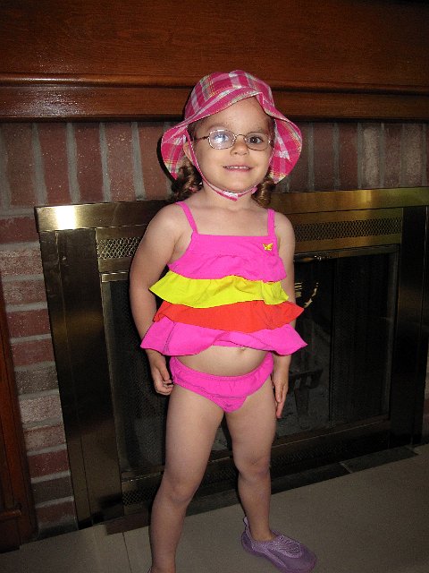 IMG_0613.jpg - Catherine is getting ready to go to Lunch Bunch at her school for some water and sand fun.