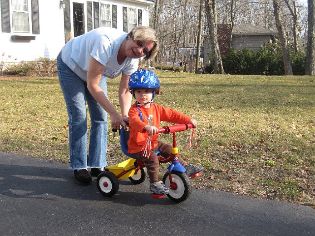 IMG_8537.jpg - Yep, it's a BEAUTIFUL day, 70 degrees and we are outside to take it all in.