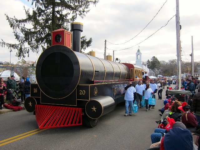 IMG_5883.jpg - It was also the longest parade the kids have ever attended, over 2 hours long!!