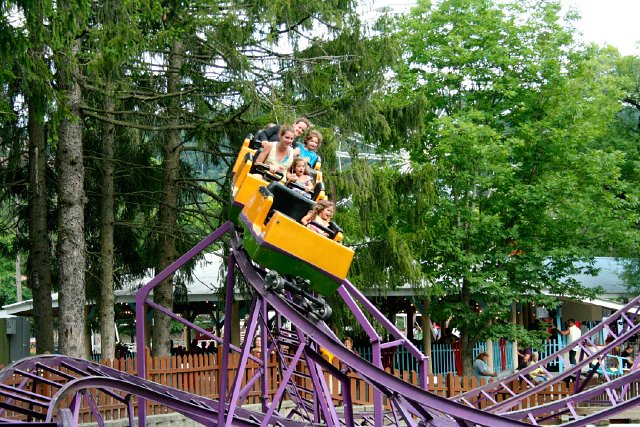 _MG_4890.jpg - And then there was Kozmo's Kurves, Catherine's first rollercoaster and she's alone in the front car!!