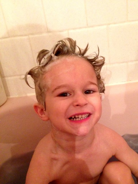 IMG_1273.jpg - Here's the sighting of the scary bath-time monster that emerges out of the tubby waters, rrrrRRRRR.