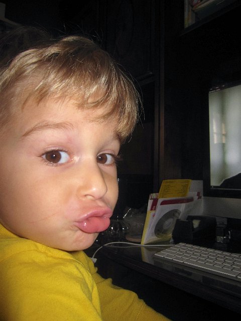 IMG_8540.jpg - Sending a kiss!