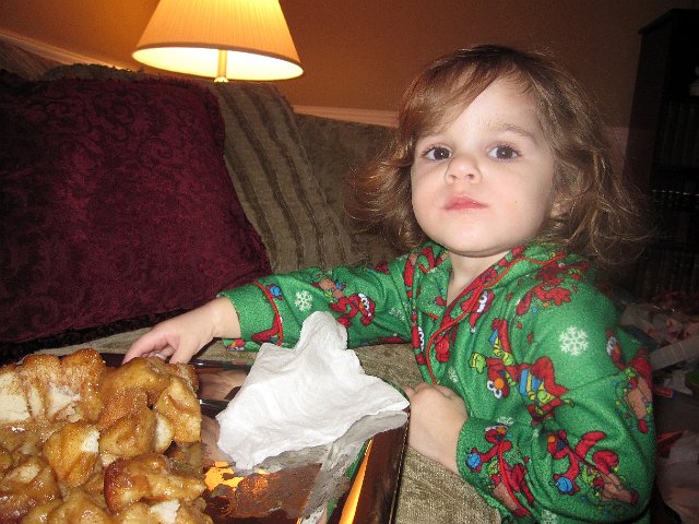 IMG_2406b.jpg - .. BUSTED going for more monkey bread!