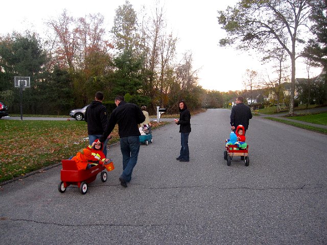 IMG_6897.jpg - We headed out Trick-or-Treating with a few of the play crew.  The event was postponed by the town until Saturday, November 5th due to the extensive power outage from the Halloween Nor'easter.
