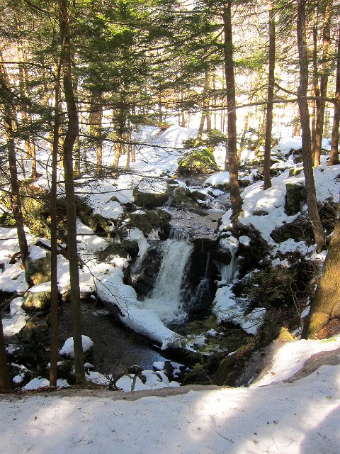 IMG_6933.jpg - We explored a bit for a short hike and enjoyed a pretty waterfall.