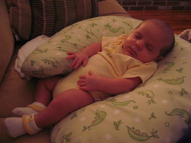 IMG_2251.JPG - Check out her 'duckie' outfit .. so cute!