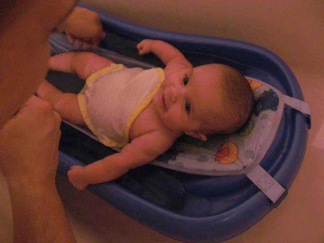 IMG_2836b.jpg - First HAPPY time in the tub ...