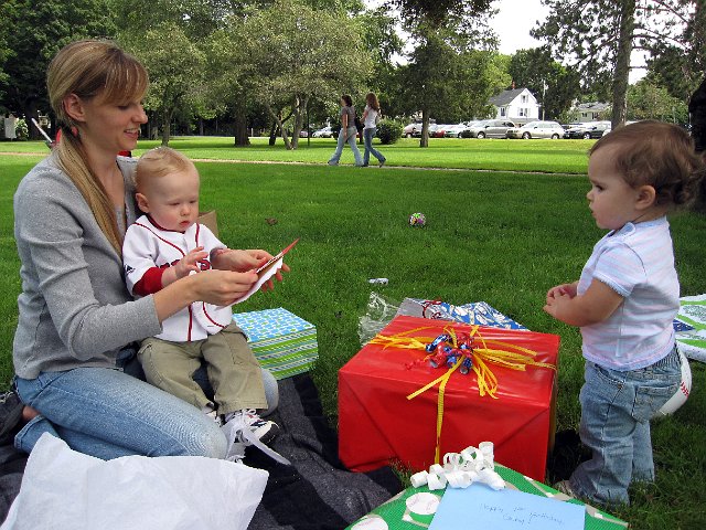 IMG_9650b.jpg - Colby's birthday party at the park ...