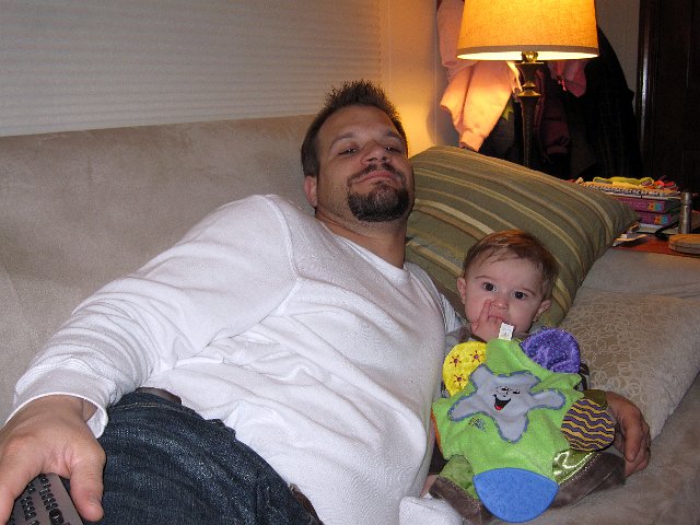 IMG_2044b.jpg - Some serious male bonding time going on here.