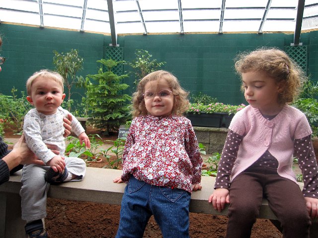 IMG_2943b.jpg - Nathan, Catherine & Abigail enjoying the sights at the Butterfly Place.