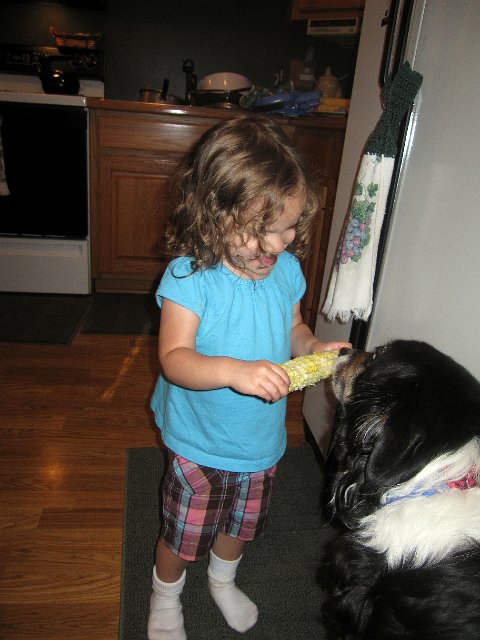 IMG_5012b.jpg - Catherine actually feeding Breezy corn on the cob??
