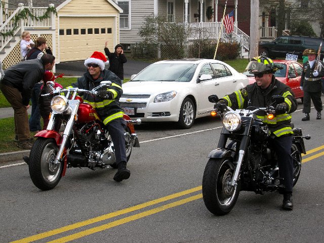 IMG_7343.jpg - Andover's Holiday Parade starts off with some motorcycles ...