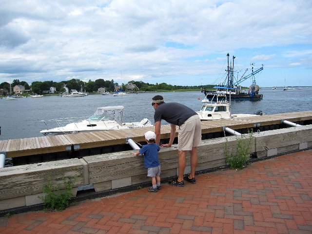 IMG_0866.jpg - Now there's a conversation I wish I could have eavesdropped on.