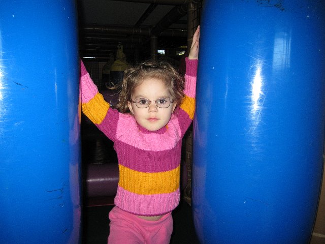 IMG_8441.jpg - Then the little monkeys took on the huge jungle gym for loads more fun.