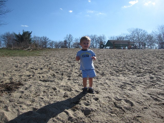 IMG_8581.jpg - Your eyes are not deceiving you .. it's March and we hit the beach (just the beach of Martin Pond in North Reading, but ...)