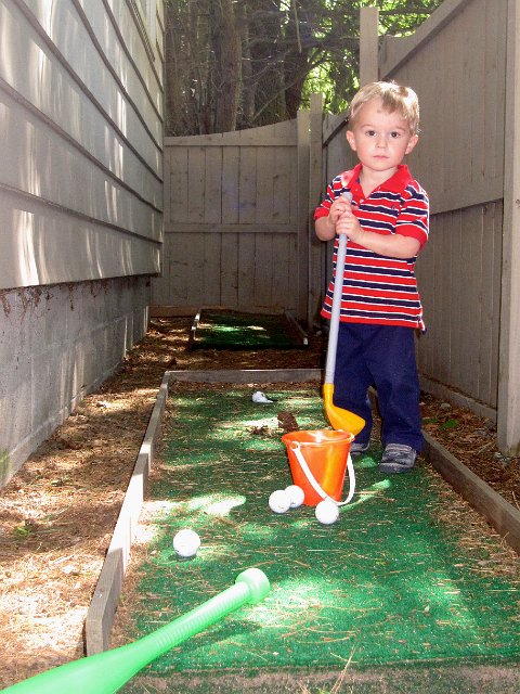 IMG_9634.jpg - Nathan even squeezed in a little golf game during the party.