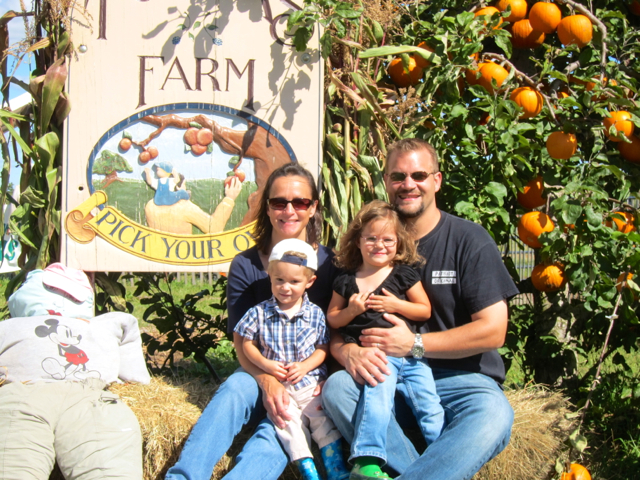 IMG_5340.jpg - Perfect way to end our day … a family photo in front of the pumpkin tree.  Yes, I said, pumpkin TREE … odd, but true!