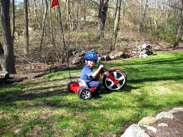 IMG_5505.jpg - ... and do some 4-wheelin in the Big Wheel!