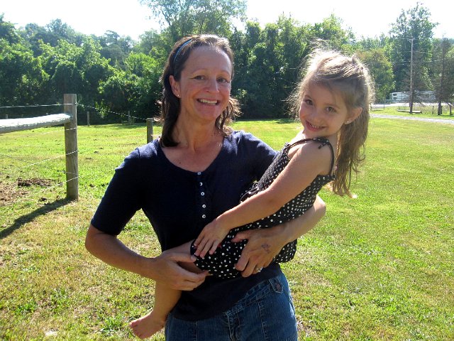 IMG_7507.jpg - Kirra even had some hugs for her Aunt too, love her!