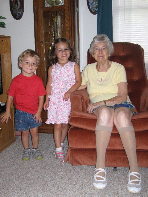IMG_7602.jpg - Grandma and two of her great grandchildren.