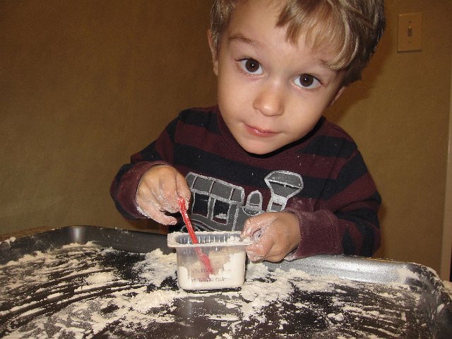 IMG_4381.jpg - The things you do to keep children entertained while working in the kitchen ...