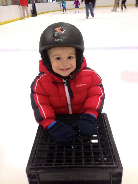 IMG_1136.jpg - Another round of Open Skate for the kids to enjoy some fun time with Daddy.
