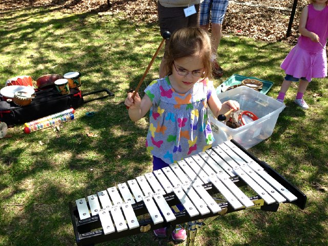 IMG_3329.jpg - Everyone got a chance to check out all the instruments he brought along.