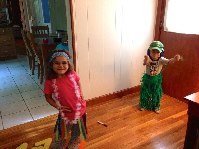 IMG_3491.jpg - Here comes that imagination again â¦ this time some hula lessons are going on!