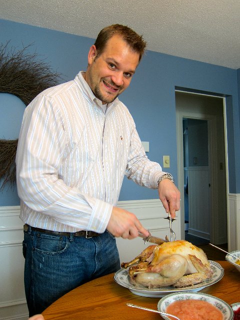 IMG_4217.jpg - There's the turkey!  (On the table)