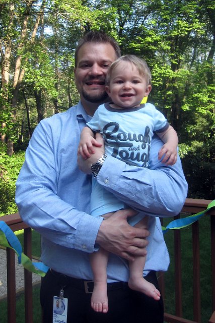 IMG_4131b.jpg - Daddy greeting his lil birthday boy after a hard day at work.
