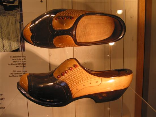 clogmaker01.jpg