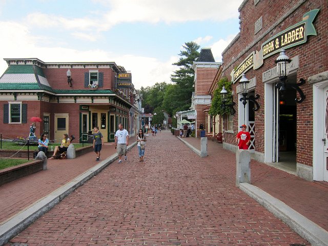 IMG_4816.jpg - "Main Street" included a little candle store, maple shop, photo parlor and of course, gift stores and places to grab some lunch.